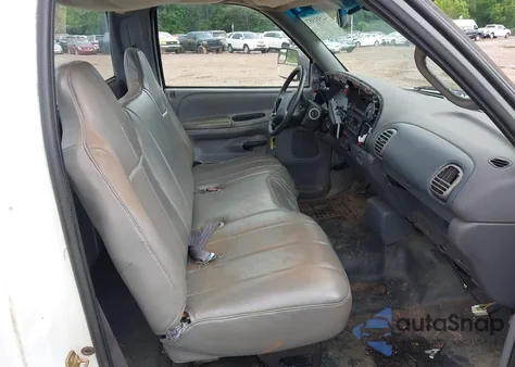 1999 Dodge Ram 1500 St/Ws z USA, uszkodzony, nr VIN 1B7HC16X7XS249981